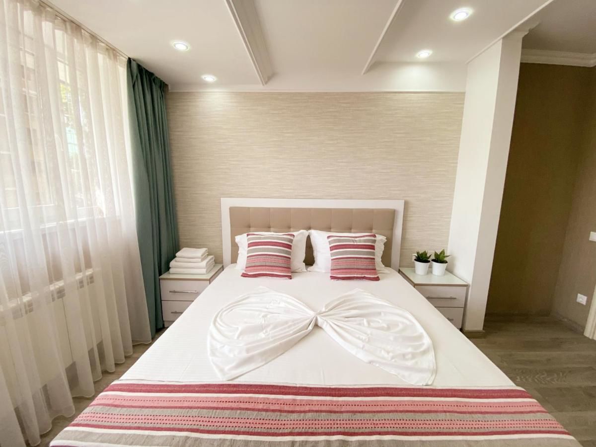 Апартаменты RenT LUX AparTmenTs Lev Tolstoi 24/1. Кишинёв-14